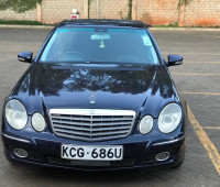 2009-mercedes-benz-e300-small-3