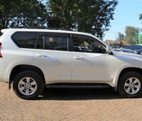 2013-toyota-land-cruiser-prado-small-2