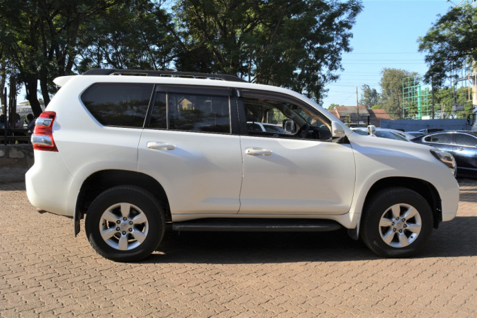 2013-toyota-land-cruiser-prado-big-2