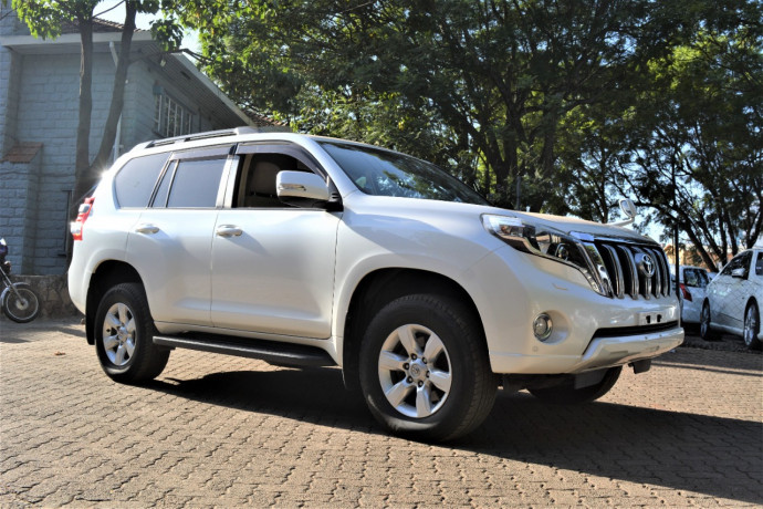 2013-toyota-land-cruiser-prado-big-0