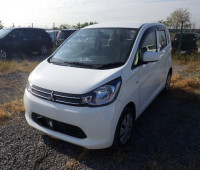 mitsubishi-ek-wagon-small-0