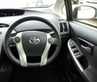 toyota-prius-small-5