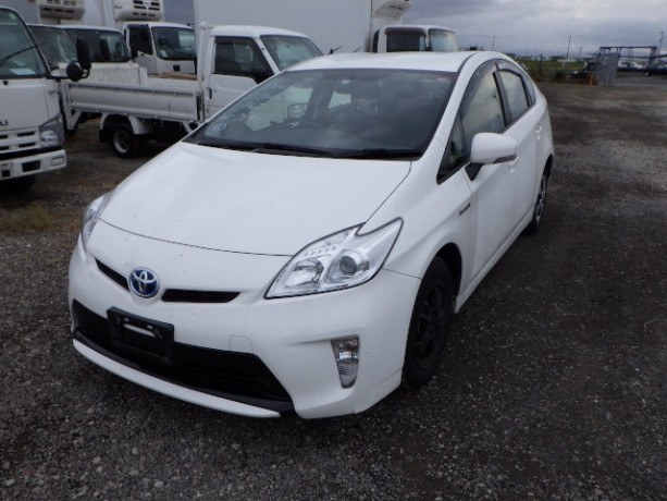 toyota-prius-big-6