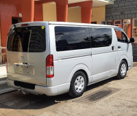 toyota-hiace-small-1