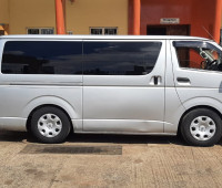 toyota-hiace-small-0