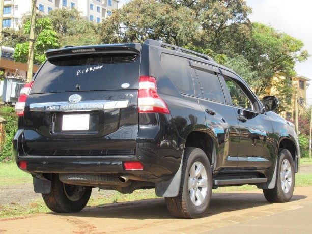 fully-equipped-toyota-landcruiser-prado-2017-model-excellent-condition-big-2