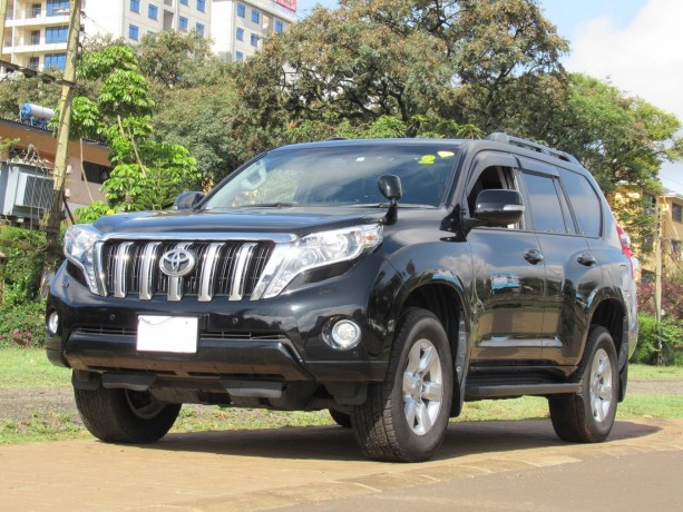 fully-equipped-toyota-landcruiser-prado-2017-model-excellent-condition-big-1