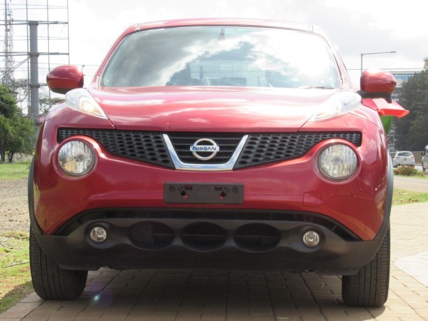 nissan-juke-2014-model-red-color-big-0