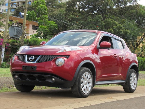 nissan-juke-2014-model-red-color-big-1