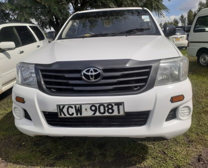 Clean toyota hilux for sale