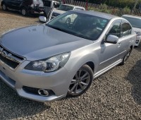 subaru-legacy-small-1