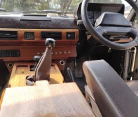 range-rover-classic-1985-model-small-7