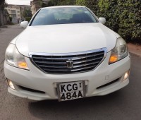 toyota-crown-small-0