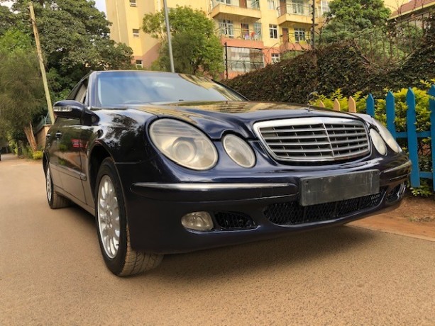 mercedes-benz-e200-elegance-big-0