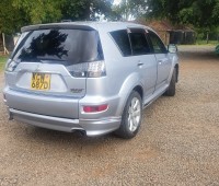 mitsubishi-outlander-small-3
