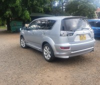 mitsubishi-outlander-small-4