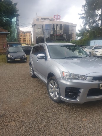 mitsubishi-outlander-big-1