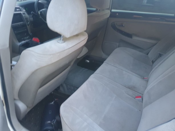 toyota-crown-royal-saloon-big-5