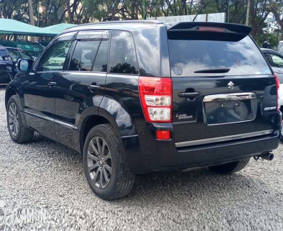 suzuki-escudo-2015-ksh-2430000-big-2