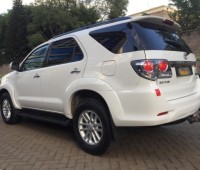 toyota-fortuner-small-7