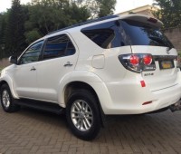 toyota-fortuner-small-0