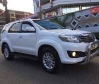 toyota-fortuner-small-5