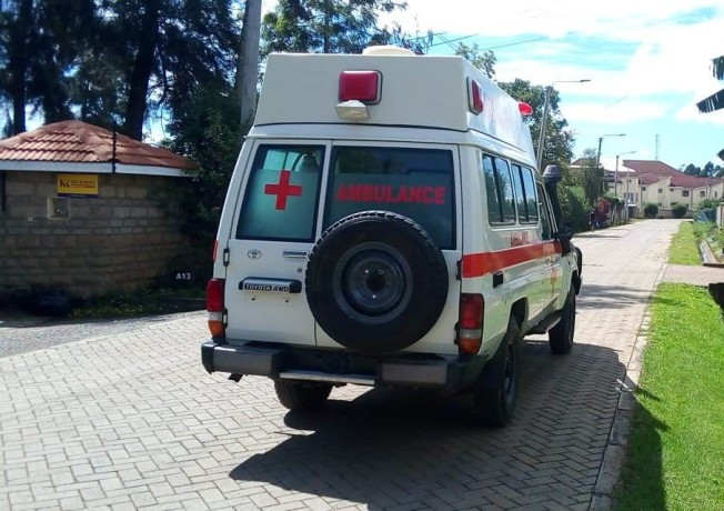 toyota-landcruiser-ambulance-big-5