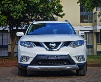 Nissan X-Trail 2014 SV premium pearl white