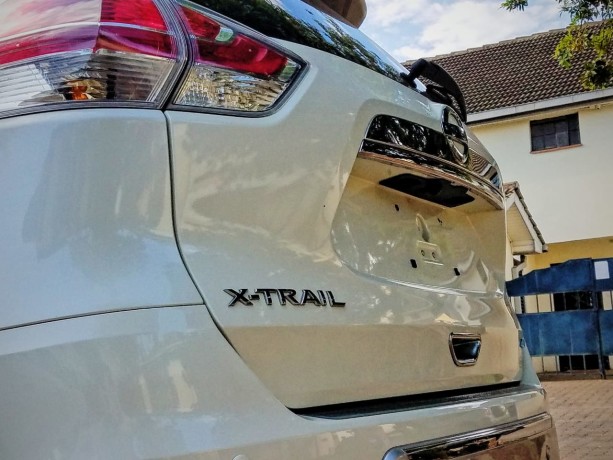 nissan-x-trail-2014-sv-premium-pearl-white-big-1