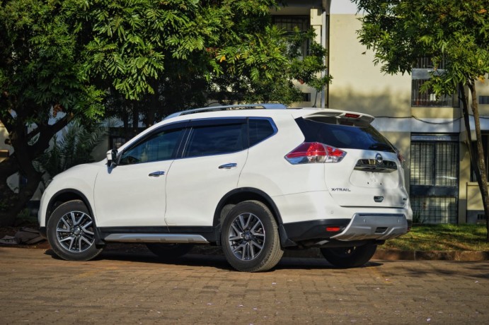 nissan-x-trail-2014-sv-premium-pearl-white-big-5