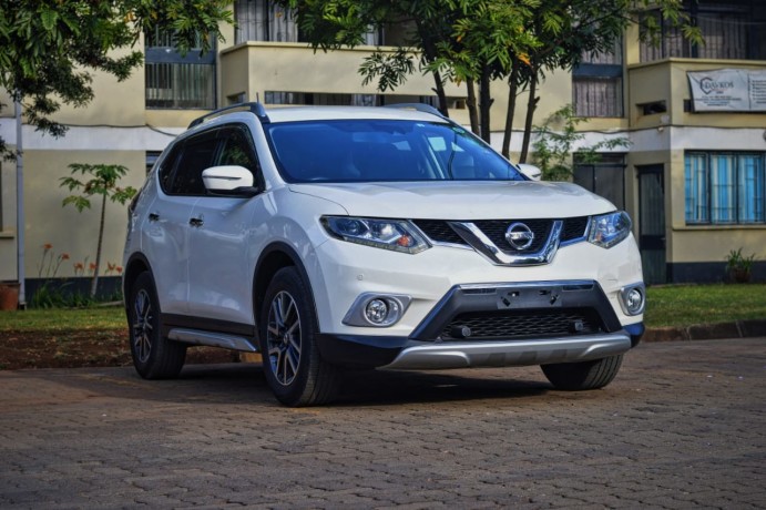 nissan-x-trail-2014-sv-premium-pearl-white-big-2