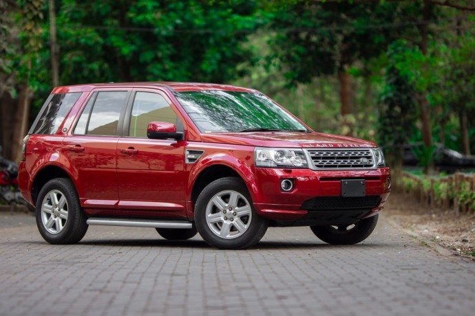 land-rover-freelander-2014-red-big-2