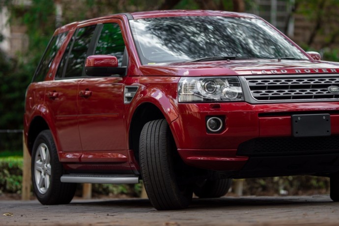 land-rover-freelander-2014-red-big-3