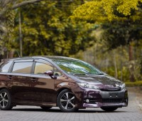 toyota-wish-2014-brown-small-1
