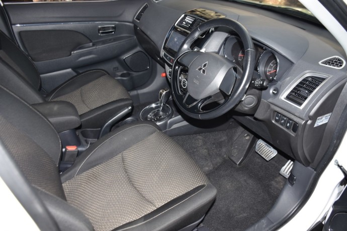 mitsubishi-rvr-2015-white-big-6