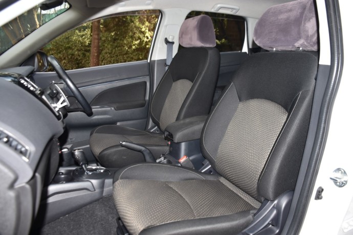 mitsubishi-rvr-2015-white-big-8