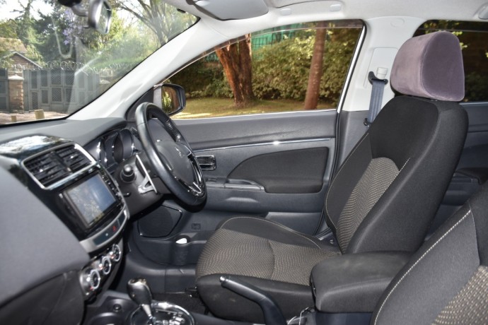 mitsubishi-rvr-2015-white-big-4