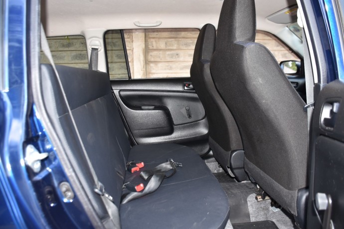 toyota-succeed-2015-blue-big-8