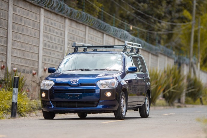 toyota-succeed-2015-blue-big-0