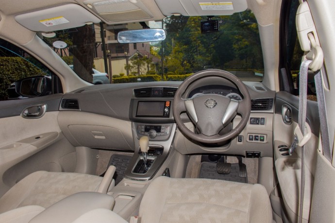 nissan-sylphy-2014-blue-big-6