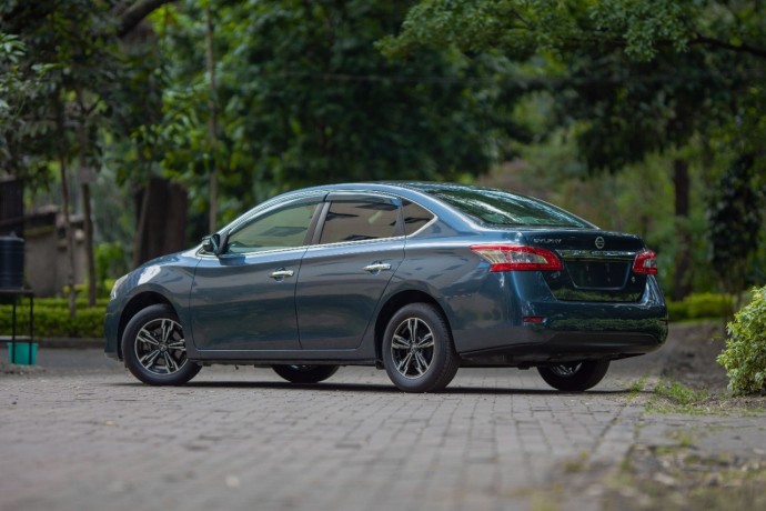 nissan-sylphy-2014-blue-big-1