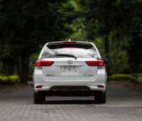 toyota-fielder-2015-white-small-9