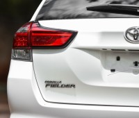toyota-fielder-2015-white-small-2