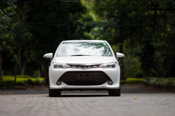 toyota-fielder-2015-white-big-4