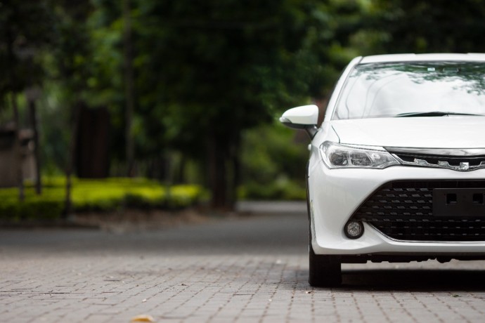 toyota-fielder-2015-white-big-8