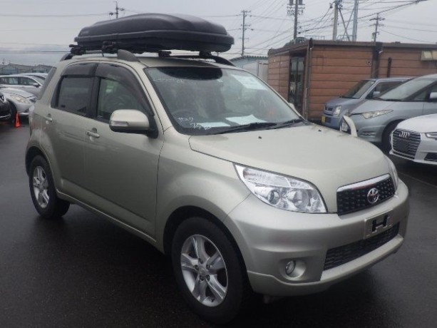 toyota-rush-2014-silver-big-9