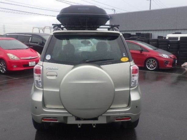 toyota-rush-2014-silver-big-7