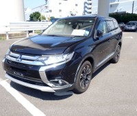mitsubihi-outlander-2015-black-small-2