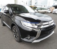 mitsubihi-outlander-2015-black-small-9