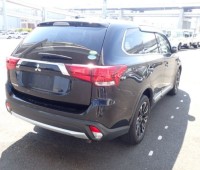 mitsubihi-outlander-2015-black-small-3